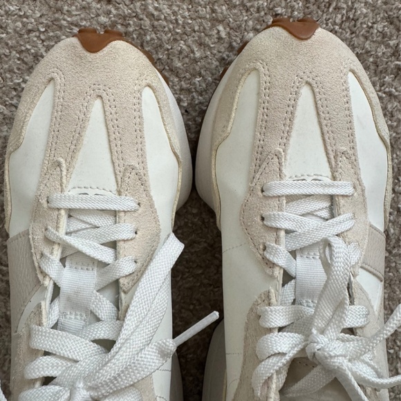 Women’s New Balance 327 Sneakers NEW - Picture 10 of 11